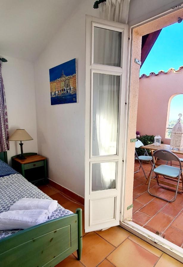 Hameau Des Amandiers - Vue Mer, Golf Et Vignes Appartement Saint-Cyr-sur-Mer Buitenkant foto